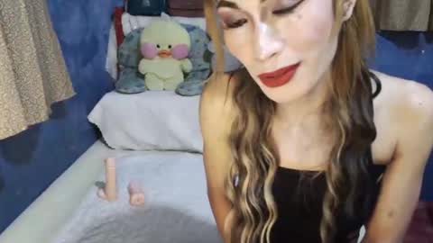 Hot Angel online show from 12.22.25