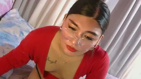 Snapshot of urdream_bride chatting on 12.19.25 urdream_bride online show from 12.19.25