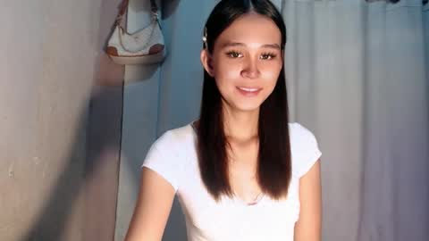 Snapshot of urdreamgirl_stephanie chatting on 05.06.26 stephanie online show from 05.06.26