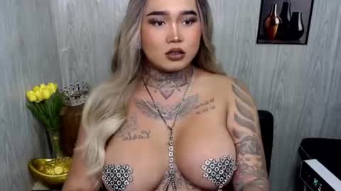 Snapshot of urfabtattooqueen chatting on 06.23.26 Maxxie online show from 06.23.26
