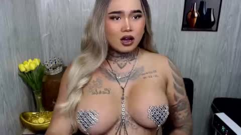 Snapshot of urfabtattooqueen chatting on 06.23.26 Maxxie online show from 06.23.26