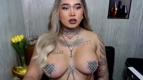 Snapshot of urfabtattooqueen chatting on 06.30.26 Maxxie online show from 06.30.26