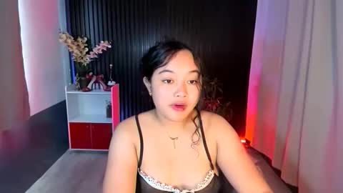 Snapshot of urfavouritecravings chatting on 11.11.25 Scarlet online show from 11.11.25