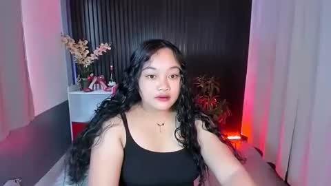 Snapshot of urfavouritecravings chatting on 11.15.25 Scarlet online show from 11.15.25