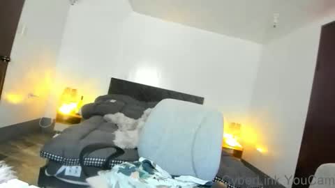 Angela Cullens online show from 11.29.25