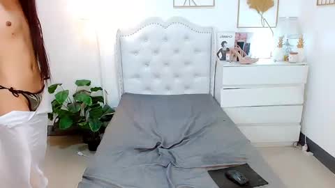 Snapshot of urfynestchina_doll chatting on 03.02.25 Im your doll maica online show from 03.02.25