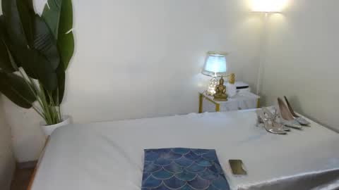 Snapshot of urfynestchina_doll chatting on 09.22.25 Im your doll maica online show from 09.22.25