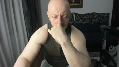 UrGymCrush online show from 02.11.25