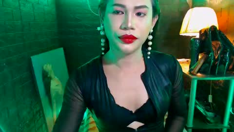 queen norelle online show from 02.06.25