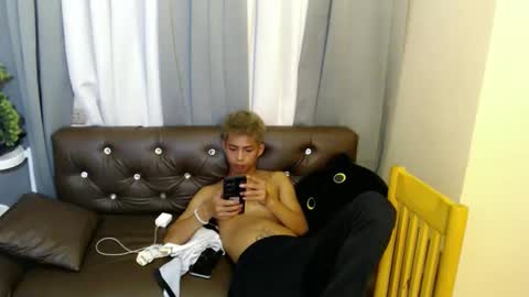 Snapshot of urhotfuckingass chatting on 06.03.26 richard online show from 06.03.26