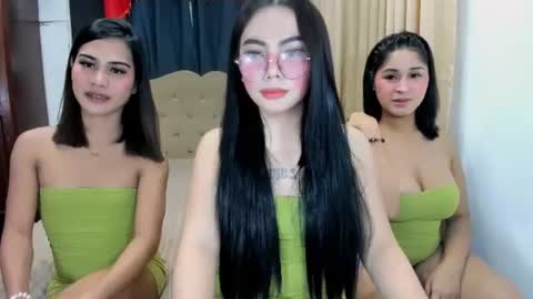 Snapshot of urhotgirl_sexyariela chatting on 06.17.26 urhotgirl_sexyariela online show from 06.17.26
