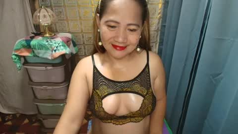 Snapshot of urhotmomzoey chatting on 07.11.26 urhotmomzoey online show from 07.11.26