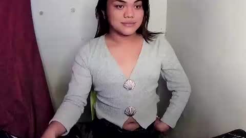 urhottie_bella online show from 12.18.25