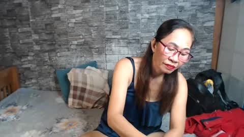 urhotvivian11 online show from 07.13.26