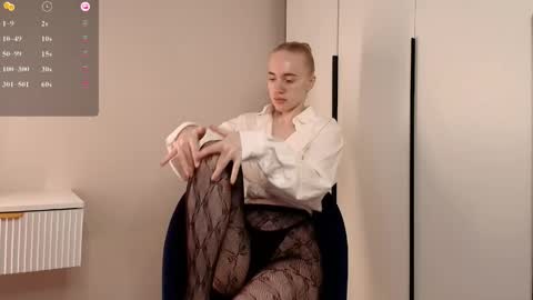 ElizabethLizy online show from 04.26.26