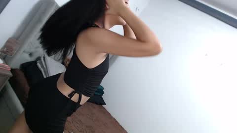 Amira online show from 03.05.25