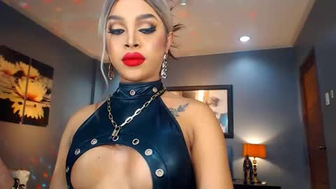 Snapshot of urmajestytyra chatting on 01.19.25 UrMajestyTyra online show from 01.19.25