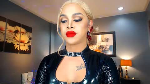 Snapshot of urmajestytyra chatting on 02.13.25 UrMajestyTyra online show from 02.13.25