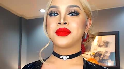 Snapshot of urmajestytyra chatting on 02.13.25 UrMajestyTyra online show from 02.13.25