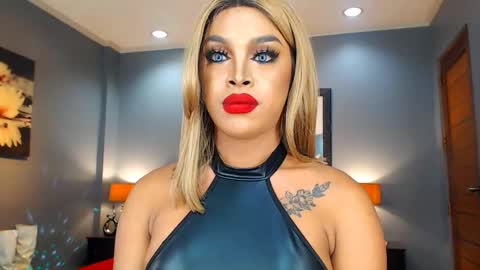 Snapshot of urmajestytyra chatting on 02.14.25 UrMajestyTyra online show from 02.14.25