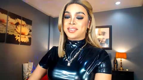 Snapshot of urmajestytyra chatting on 02.17.25 UrMajestyTyra online show from 02.17.25