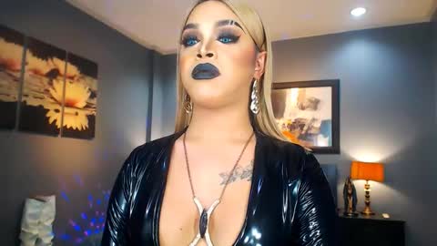 Snapshot of urmajestytyra chatting on 02.24.25 UrMajestyTyra online show from 02.24.25