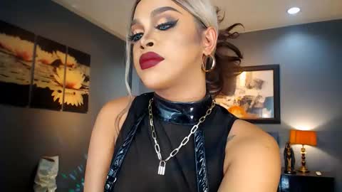 Snapshot of urmajestytyra chatting on 02.27.25 UrMajestyTyra online show from 02.27.25