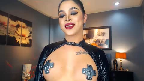 Snapshot of urmajestytyra chatting on 03.02.25 UrMajestyTyra online show from 03.02.25