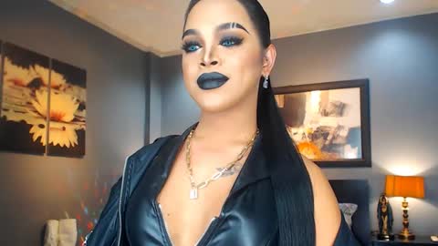 Snapshot of urmajestytyra chatting on 03.04.25 UrMajestyTyra online show from 03.04.25