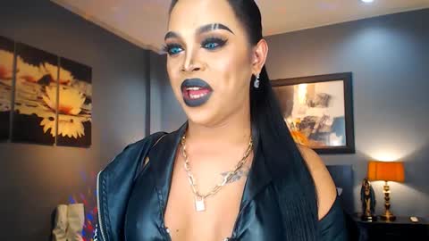 Snapshot of urmajestytyra chatting on 03.04.25 UrMajestyTyra online show from 03.04.25