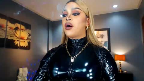 Snapshot of urmajestytyra chatting on 03.06.25 UrMajestyTyra online show from 03.06.25