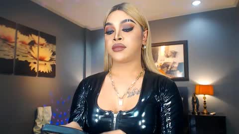 Snapshot of urmajestytyra chatting on 03.09.25 UrMajestyTyra online show from 03.09.25