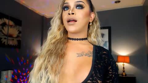 Snapshot of urmajestytyra chatting on 09.15.25 UrMajestyTyra online show from 09.15.25