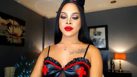 Snapshot of urmajestytyra chatting on 09.21.25 UrMajestyTyra online show from 09.21.25