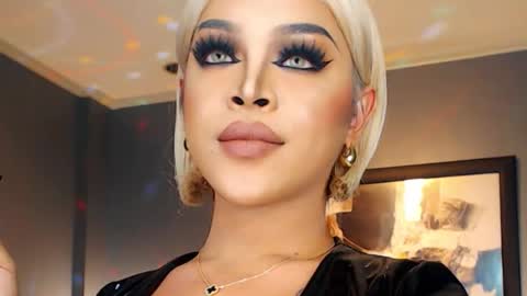 Snapshot of urmajestytyra chatting on 09.29.25 UrMajestyTyra online show from 09.29.25