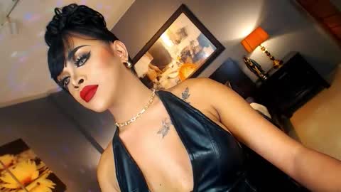 Snapshot of urmajestytyra chatting on 11.04.25 UrMajestyTyra online show from 11.04.25