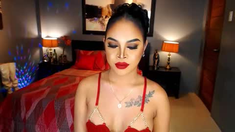 Snapshot of urmajestytyra chatting on 11.28.25 UrMajestyTyra online show from 11.28.25