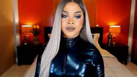 UrMajestyTyra online show from 07.22.26