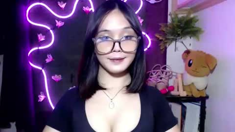 Pia online show from 10.13.25