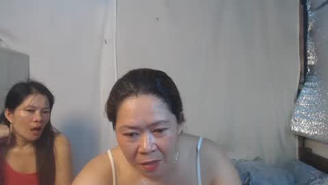 Snapshot of urpinay_singlemother chatting on 06.12.26 urpinay_singlemother online show from 06.12.26