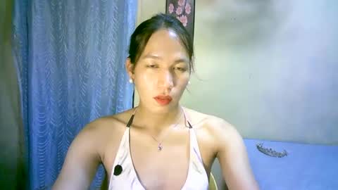 Snapshot of urpinaylovelyjuliaxxx chatting on 01.28.25 queen julia not into CHEAPGUY online show from 01.28.25