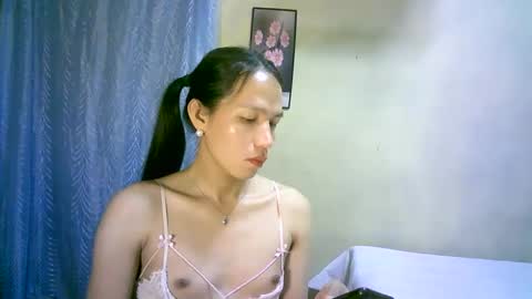 Snapshot of urpinaylovelyjuliaxxx chatting on 02.06.25 queen julia not into CHEAPGUY online show from 02.06.25