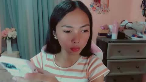 Snapshot of ursexy_michelle chatting on 12.02.24 Your Future Michelle online show from 12.02.24