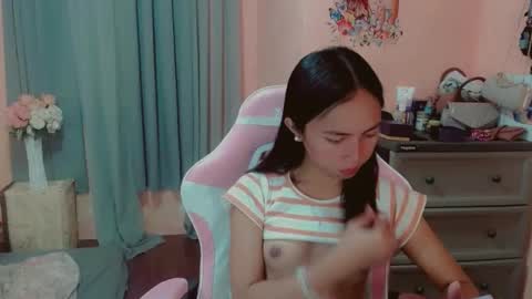 Snapshot of ursexy_michelle chatting on 12.05.24 Your Future Michelle online show from 12.05.24