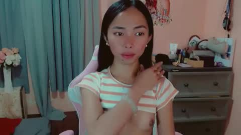 Snapshot of ursexy_michelle chatting on 12.06.24 Your Future Michelle online show from 12.06.24