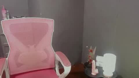 Snapshot of ursexy_michelle chatting on 09.18.25 Your Future Michelle online show from 09.18.25