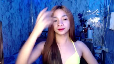 Snapshot of ursexytrans_cum chatting on 01.18.25 Yhana online show from 01.18.25