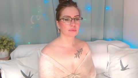 Snapshot of ursilvia1 chatting on 12.19.24 Silvia online show from 12.19.24