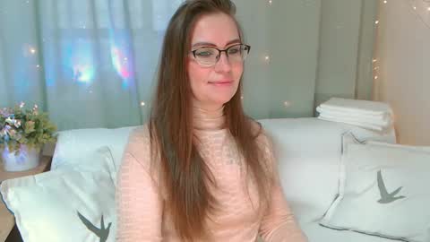 Snapshot of ursilvia1 chatting on 03.01.25 Silvia online show from 03.01.25