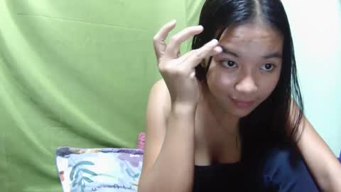 Snapshot of urskinnygirl4u18 chatting on 03.09.25 Urskinnygirl4u18 - ROSE ROOM online show from 03.09.25